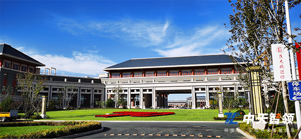 中央民族大学美丽校园.jpg